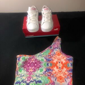 2fer Pumas sneakers and top